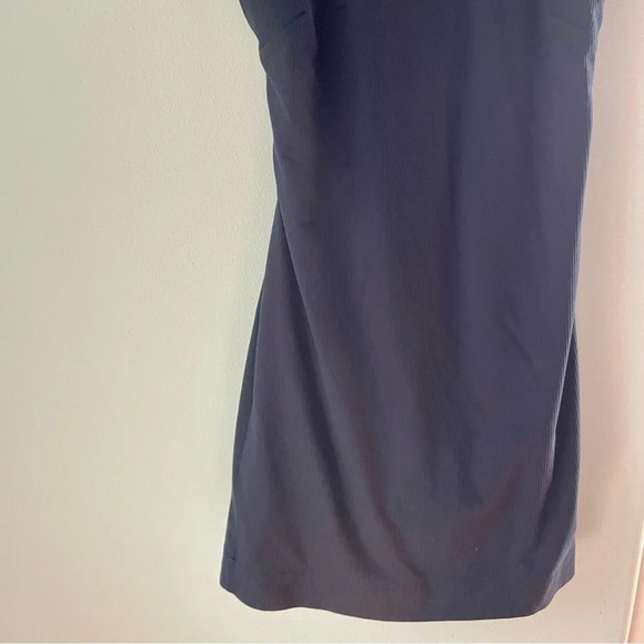 Theory Andrizza Twisted Back Stretch Seersucker Dress - Size 6 - Picture 9 of 13